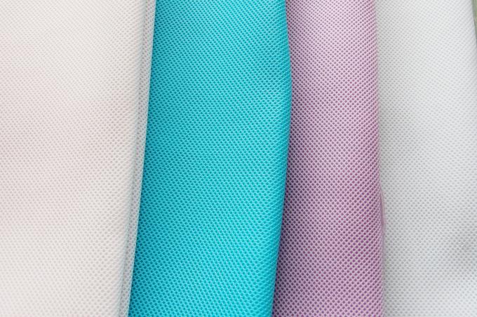 Tissu en maille de polyester de 3 mm 100 tissé en maille respirante pour chaussures 2