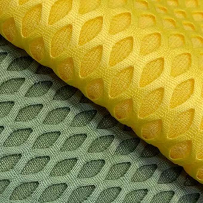 Matériau de maille pneumatique respirante de 2 mm Tissu de maille pneumatique 100% polyester extensible 2