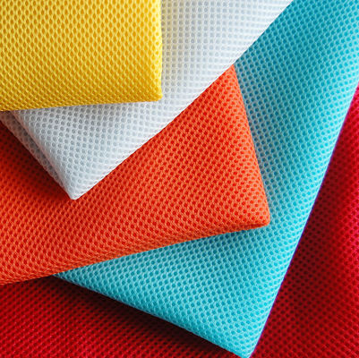 Tissu en maille de polyester de 3 mm 100 tissé en maille respirante pour chaussures