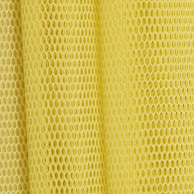 Mémoire 4 mm Matériau de maille 3D Tissu de maille en polyester hautement respirant 4