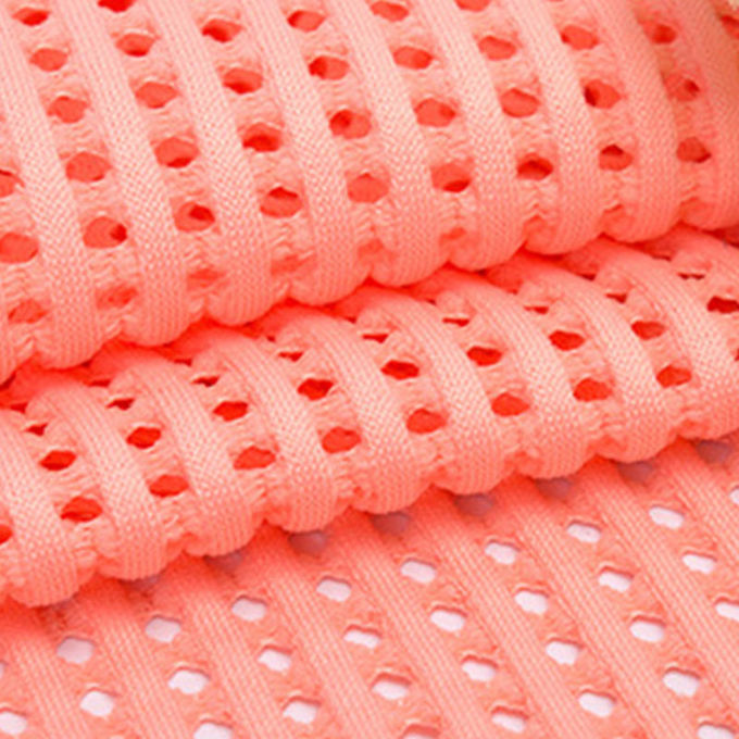 3 - 6mm 350 - 560GSM Tissu en treillis 3d à l'écart pour les vêtements 1