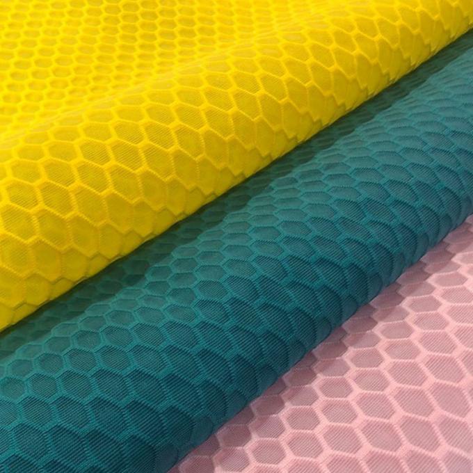 Tissu en maille de polyester 100% en maille tricotée Airmesh respirant en maille d'espacement Tissu fin en maille noire 5