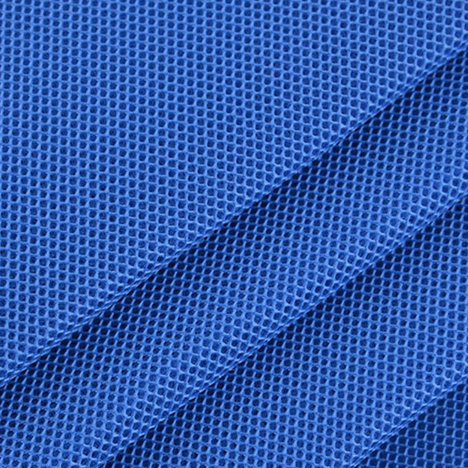430gm Vêtements actifs Tissu en maille d'espacement absorbant l'humidité Tissu en maille d'air en polyester 1